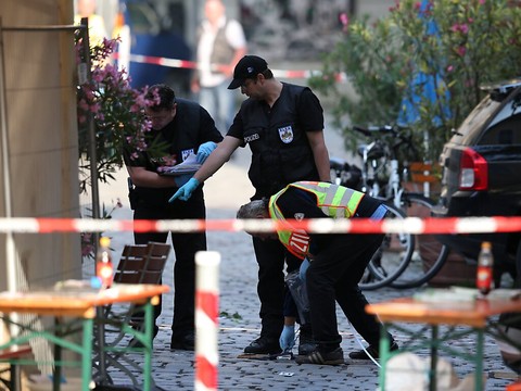 Attaque au couteau en Bavière: deux blessés, l'assaillant abattu