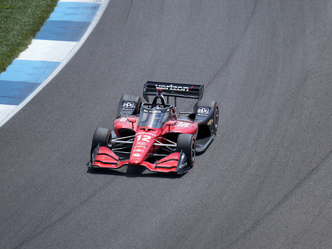 Power bat le record d'Andretti avec une 68e pole