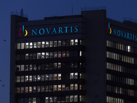 Novartis visé par une enquête de la Comco