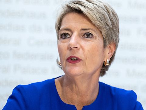 Pas de grandes vagues de réfugiés en vue, selon Karin Keller-Sutter