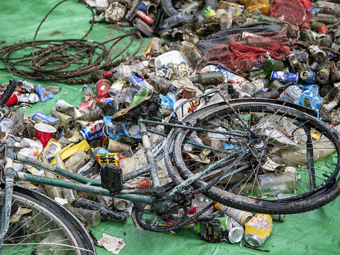 Des tonnes de déchets ramassés dans toute la Suisse