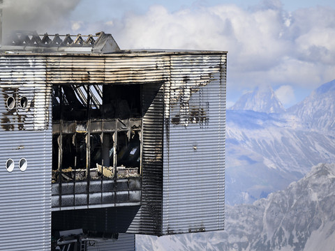 Les flammes sont presque maîtrisées à la station de Glacier 3000