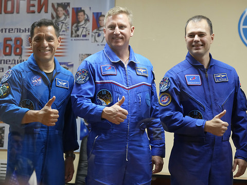 Un Américain et deux Russes à destination de l'ISS