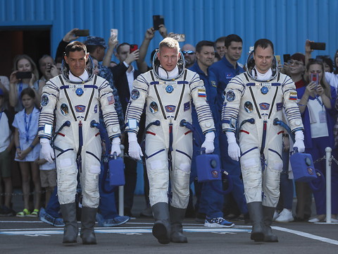 Un Américain et deux Russes arrivés dans l'ISS