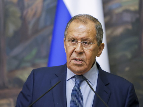 Moscou prépare une annexion, des Russes fuient la mobilisation