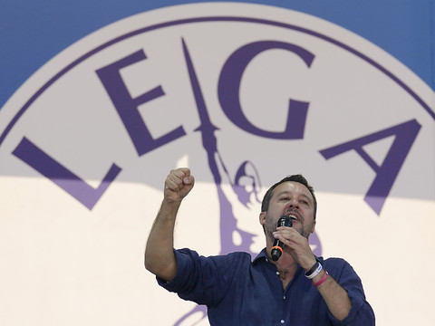 Fin de campagne polémique pour l'alliance conservatrice en Italie