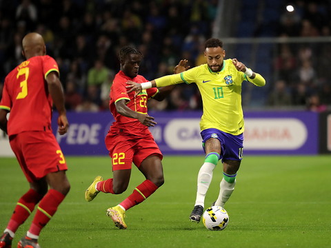 Le Brésil domine le Ghana 3-0