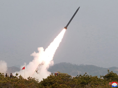 La Corée du Nord tire un missile balistique en mer du Japon