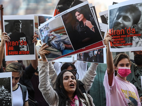 Manifestations: plus de 75 morts en 10 jours selon une ONG