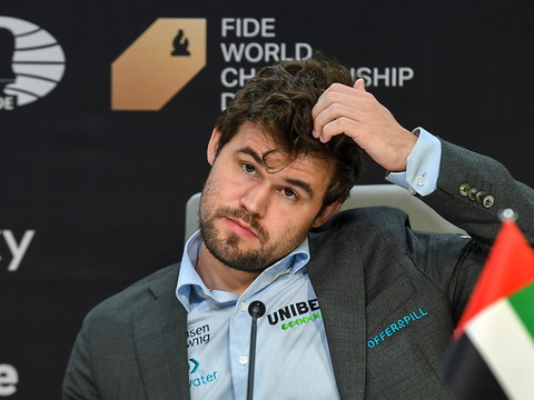 Carlsen accuse Niemann de triche récente
