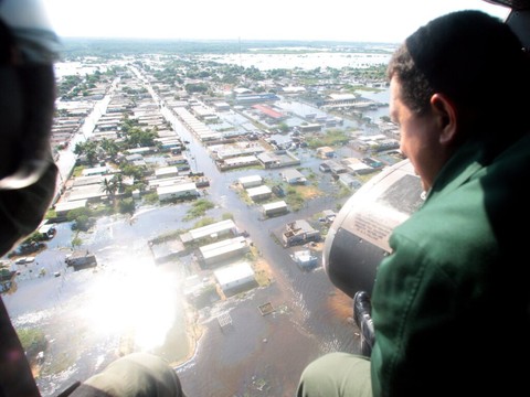 Le bilan des inondations passe à 10 morts et 3 disparus