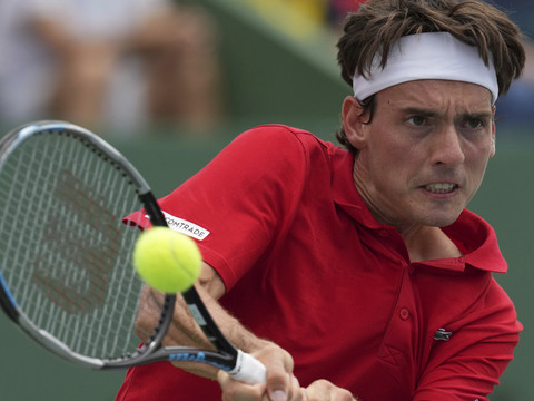Hüsler se qualifie pour les quarts de finale