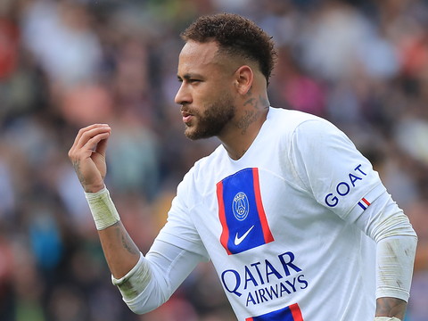Neymar se défend après avoir affiché son soutien à Bolsonaro