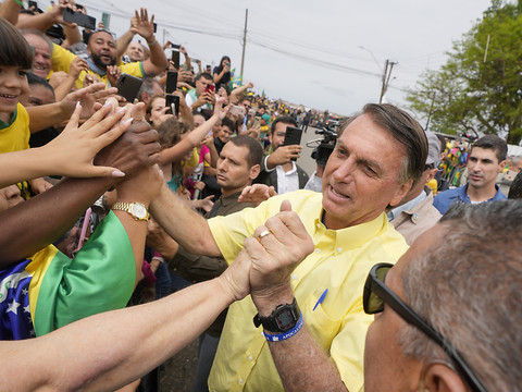 Fin de campagne à pied et à moto pour Lula et Bolsonaro