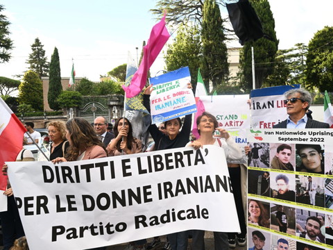 Mobilisation en Iran et dans le monde
