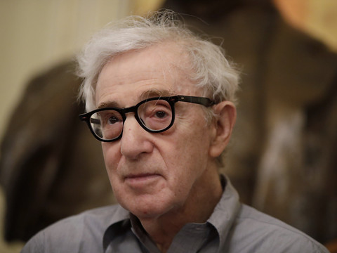 Woody Allen tourne à Paris pour la première fois en français
