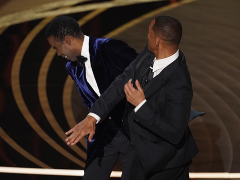 Apple va sortir un film avec Will Smith, malgré sa gifle aux Oscars