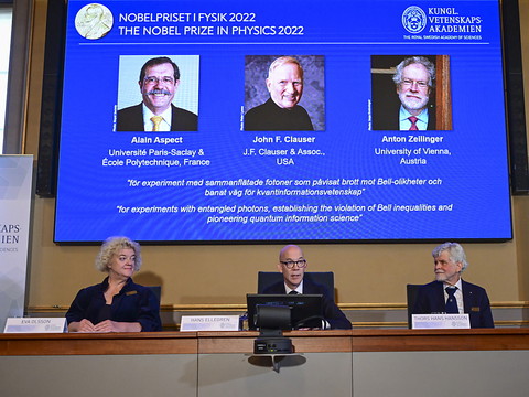 Le Nobel de physique à trois pionniers du 
