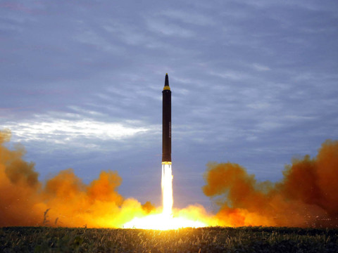 Pyongyang tire deux nouveaux missiles balistiques
