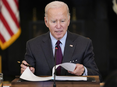 Biden alerte contre le risque d'une 