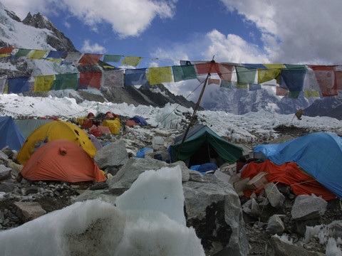 Au moins 19 morts dans une avalanche dans l'Himalaya