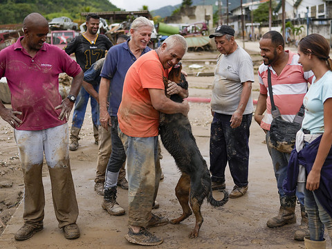 Des morts et des disparus dans un glissement de terrain