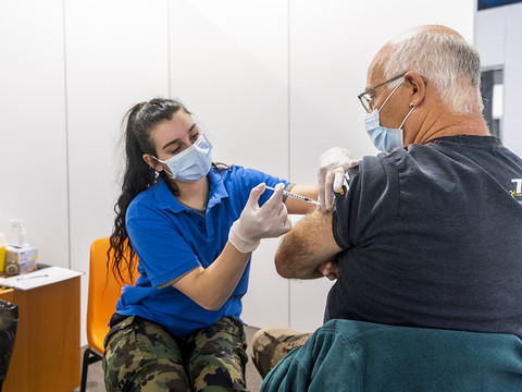 Les personnes à risques appelées à refaire un vaccin