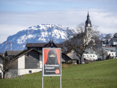 Cacher son visage en public sera passible d'une amende
