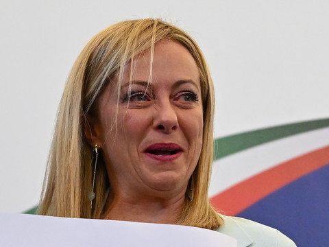Meloni dénonce 