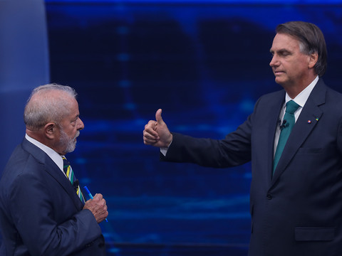 Lula et Bolsonaro se rendent coup pour coup au 1er débat
