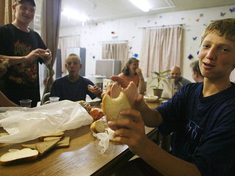 Guerre et inflation: millions d'enfants plongés dans la pauvreté