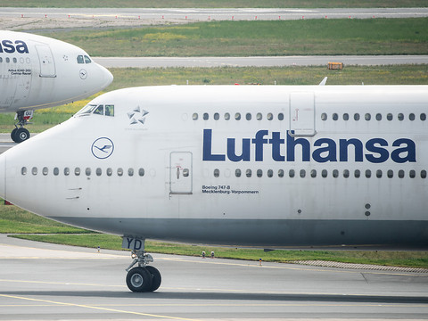 Lufthansa relève son objectif de rentabilité pour 2022