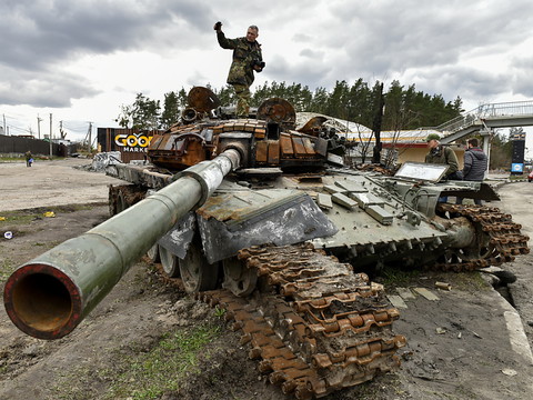 Il faudra au moins 2 ans pour rebâtir l'armée russe, selon Tallinn