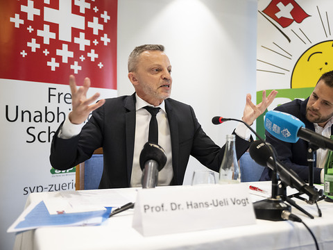 Hans-Ueli Vogt (UDC/ZH) candidat à la succession d'Ueli Maurer