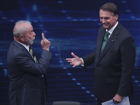 Bolsonaro réduit son écart à la présidentielle brésilienne