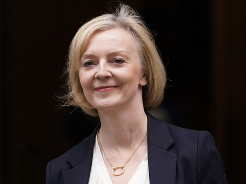 Royaume-Uni: chaos au gouvernement, Truss plus que jamais acculée