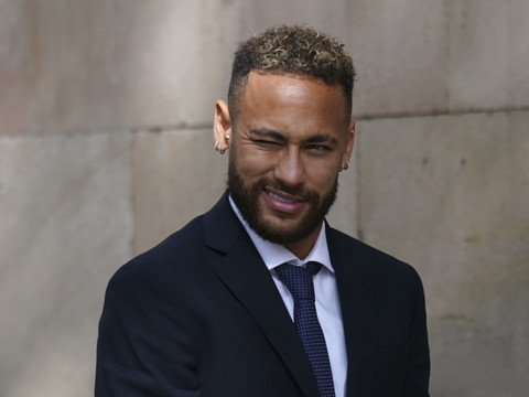 Neymar promet de dédier à Bolsonaro son 1er but au Mondial