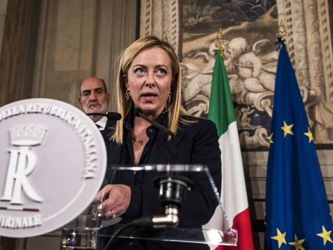 La post-fasciste Meloni, première femme à gouverner l'Italie