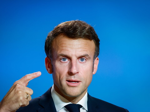 Macron promet une France 