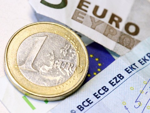 Baisse de tension de l'euro face au dollar après la BCE
