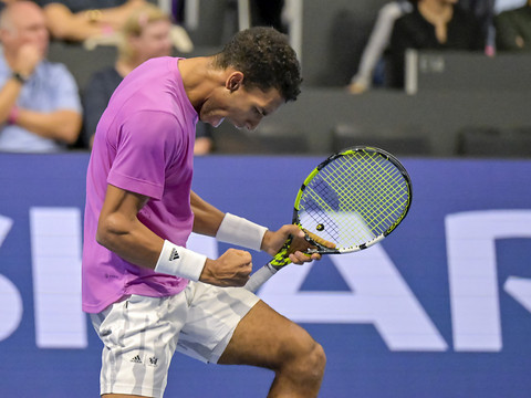 Felix Auger Aliassime fesse le no 1 mondial