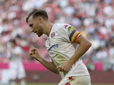 Silvan Widmer buteur lors de la large défaite face au Bayern