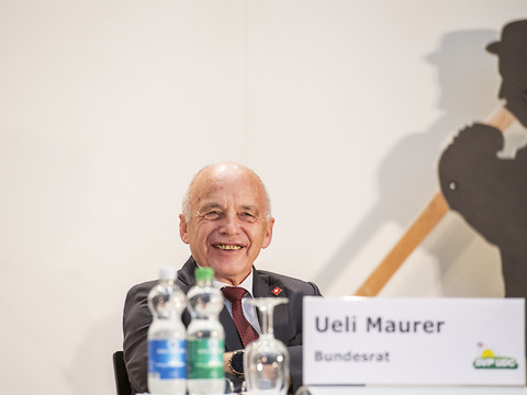 Ueli Maurer sera au Qatar pour le match Suisse-Brésil