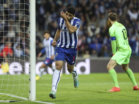 Ligue des champions: Porto dépasse Bruges sur le fil