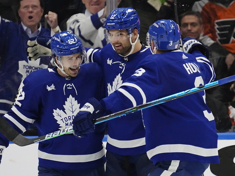 Un assist pour Malgin face aux Flyers