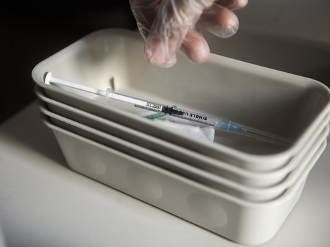 Bulles dans un vaccin: Swissmedic n'a identifié aucun problème