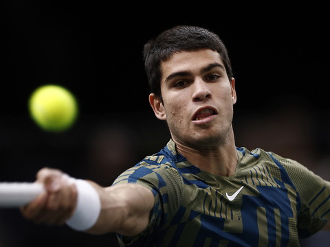 Paris: abandon du no 1 mondial Carlos Alcaraz, blessé