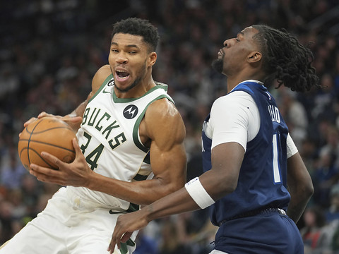 Milwaukee toujours invaincu