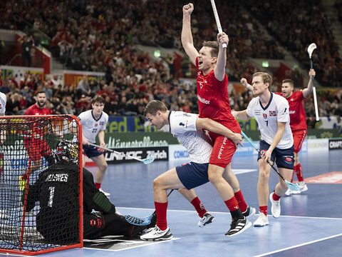 Championnat du monde: la Suisse accrochée pour son entrée en lice