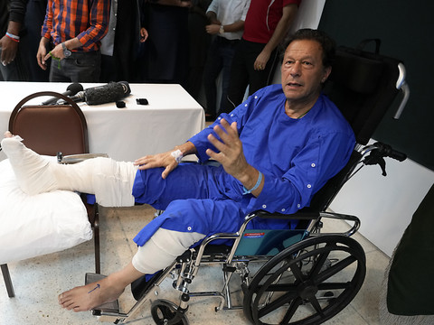 L'ex-Premier ministre Imran Khan quitte l'hôpital
